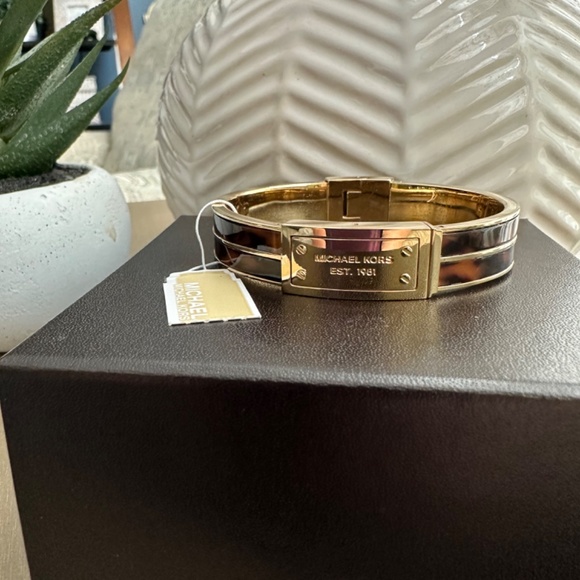 Michael Kors Tortoise Shell Hinge Bangle - Picture 5 of 9